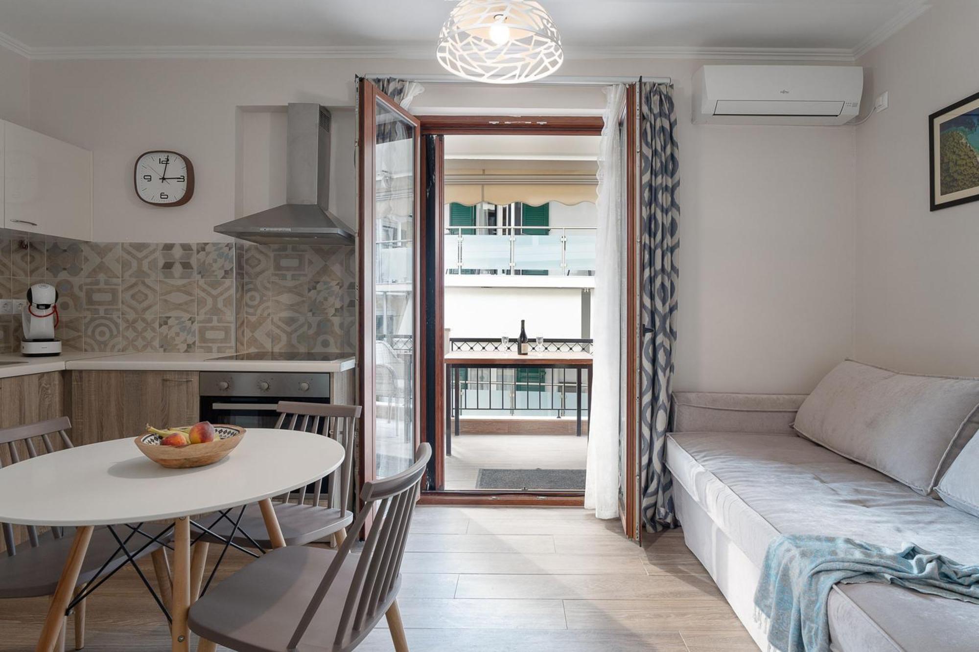 נידרי Captain'S Seafront Apartments מראה חיצוני תמונה